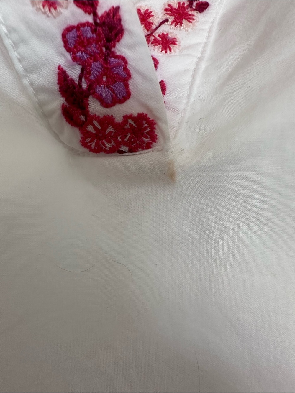 Ann Taylor White V-Neck Puff Sleeve Blouse with Pink Embroidery - Picture 3 of 4